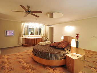  BELCONTI RESORT HOTEL 5*. Honeymoon room.