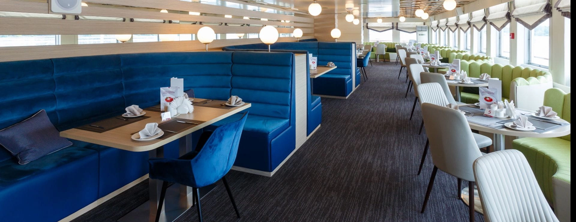 Интерьер ресторана Нева