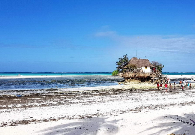 Отливы на Занзибаре, особенно на востоке и юге очень сильные - вода уходит на километр и более...