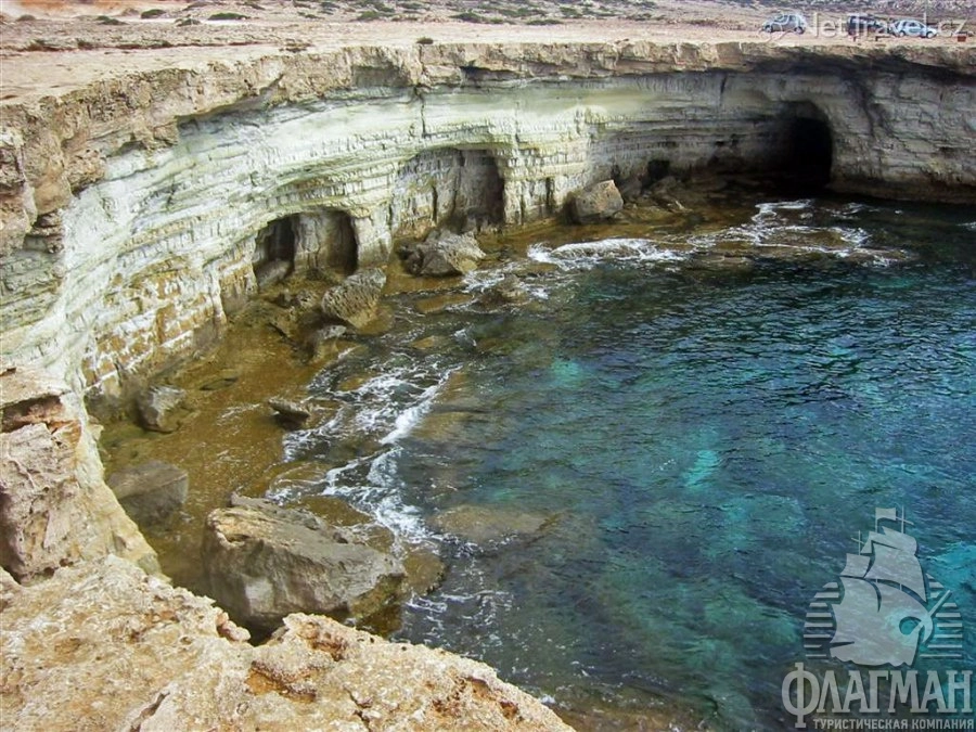 Неглубокое море Айя-Напы