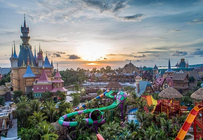 VinWonders - это парк развлечений и рекреационная зона с магазинами и кафе