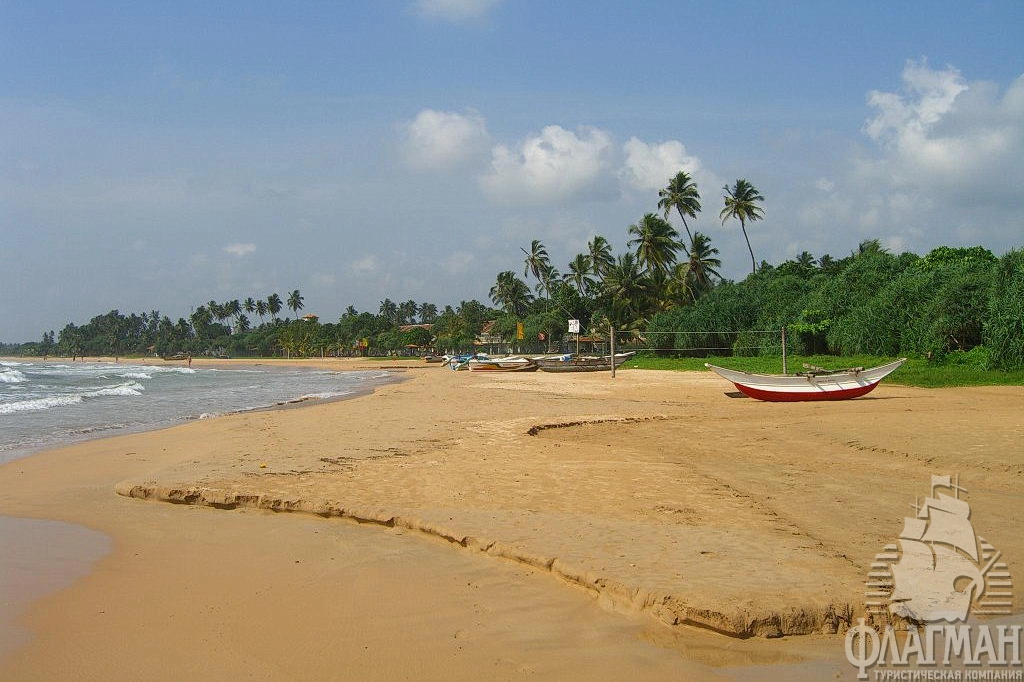Типичный пляж в районе Бентоты.