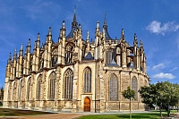 Кутна Гора. Храм посвящен покровительнице всех шахтеров святой Барбаре. Строительство этого памятника длилась долгих пятьсот лет.