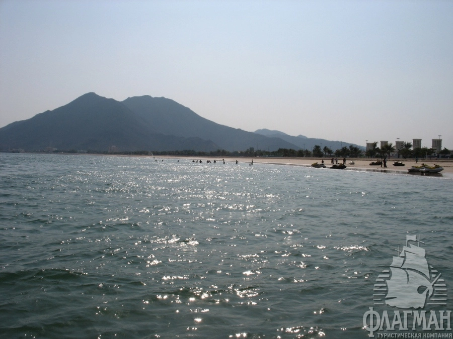 Панорама берега Хор-Факкан