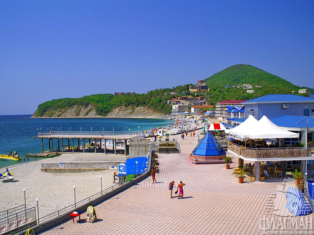 Курортный поселок Ольгинка. Пляж.