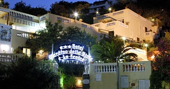 GIARDINO DELLE NINFE E LA FENICE 3*