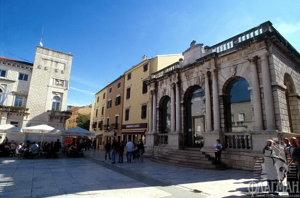 Площадь в старой части Задара.