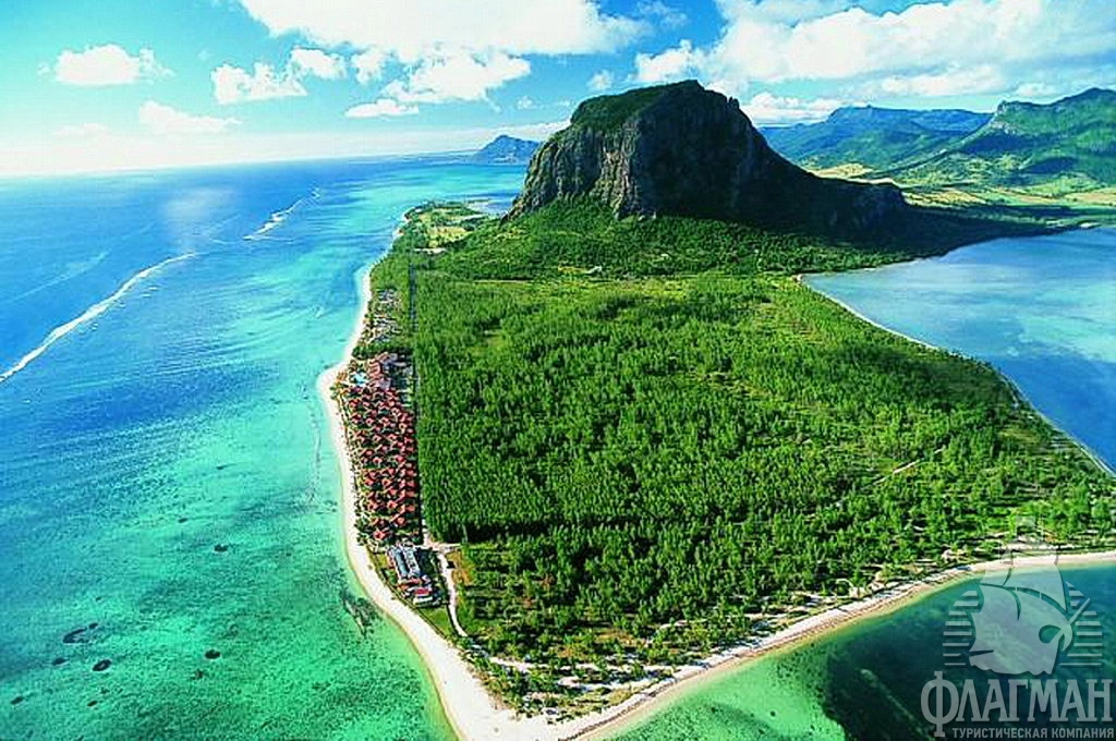 П-ов Леморн Брабант.Когда-то в здешних пещерах прятались беглые рабы.