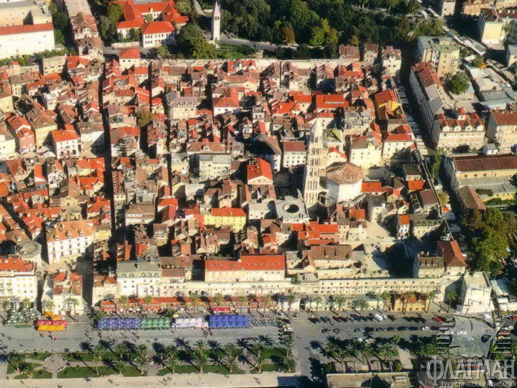 Так выглядят старые кварталы с самолёта.