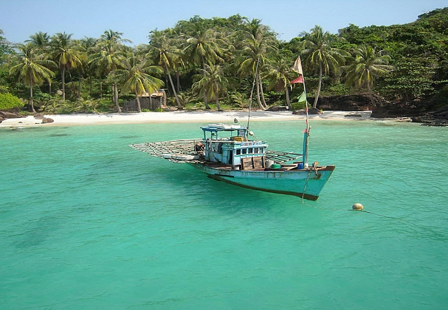 Фукуок – это морские прогулки по заповедным бухточкам и пляжам