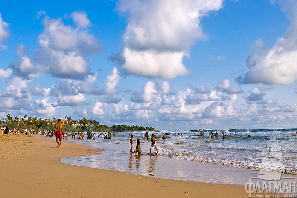 Пляж в окрестностях Бентоты.