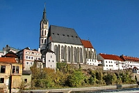 Крумлов - костел св. Вита скрывает гробницу Рожмберков