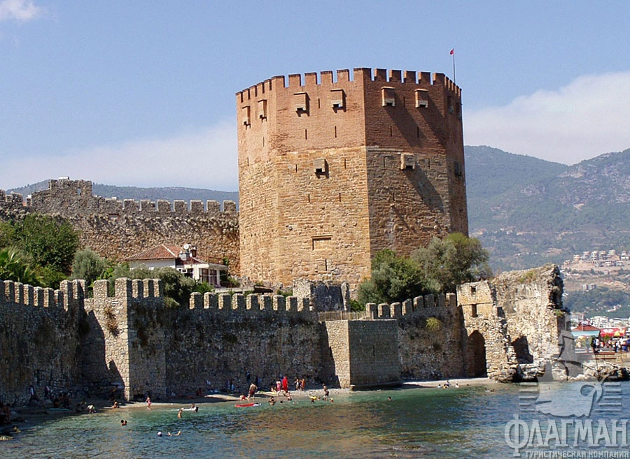  Красная башня в Алании.