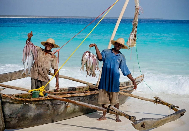Рыбалка - одно из популярных развлечений на Занзибаре. Можно отправиться ловить рыбу как на роскошной яхте, так и на лодочке с местными рыбаками.