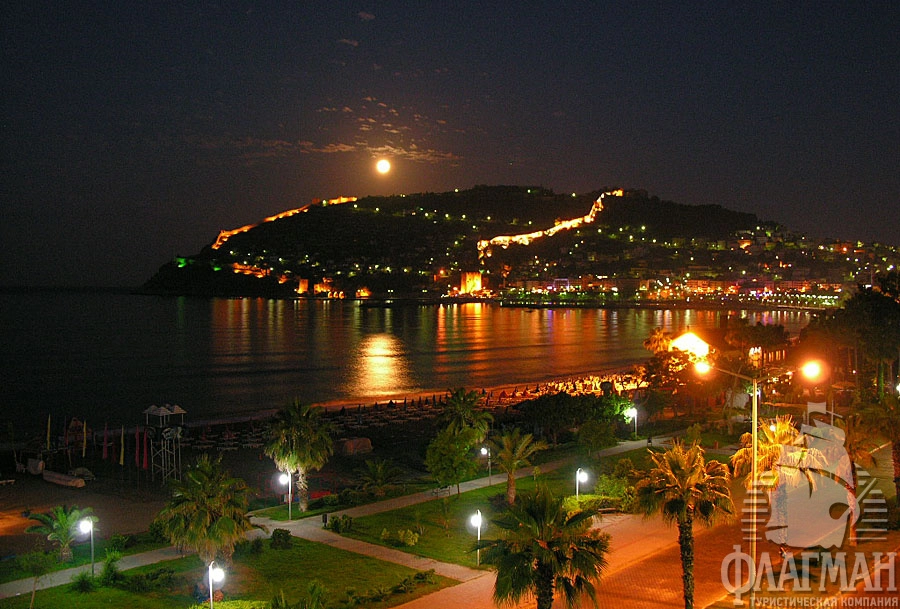  Пейзаж ночной Алании.