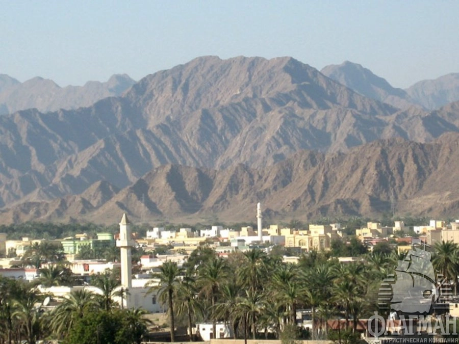  Парк Мадхаб у подножия горы Хаджар