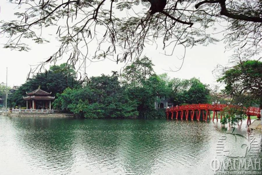 Одно из красивейших озер Ханоя