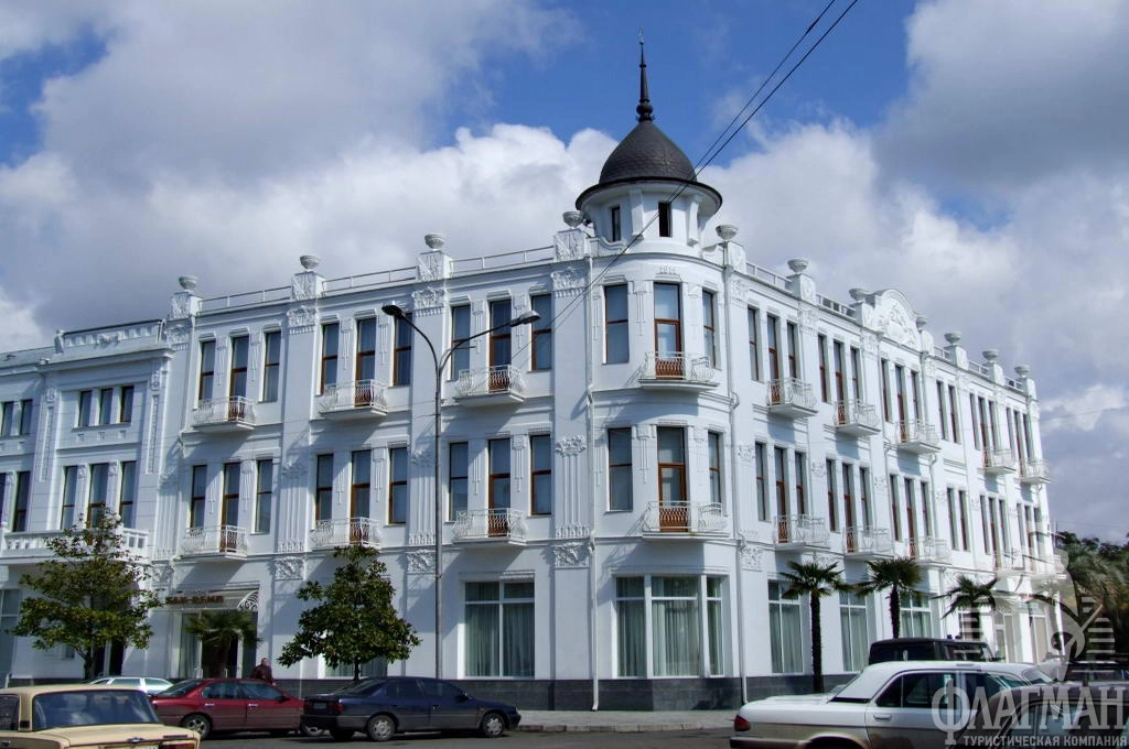  В отеле Рица 22 одноместных и двухместных номера. В номерах есть все удобства.