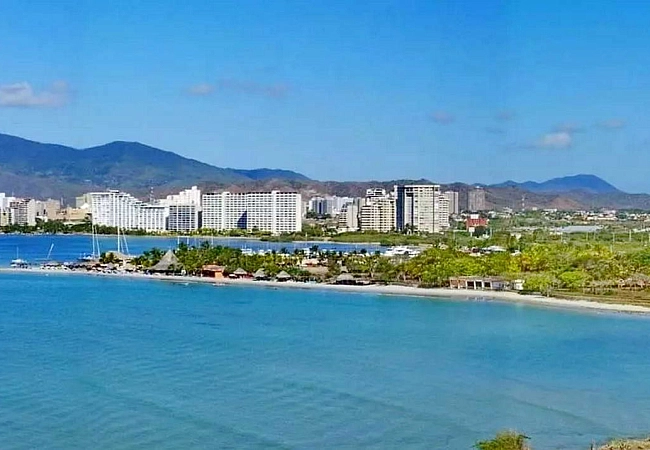 Панорама Поламара - столицы острова Маргариты