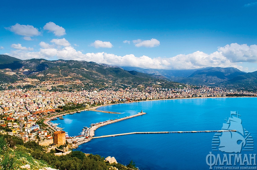 Алания. Вид на город и бухту.