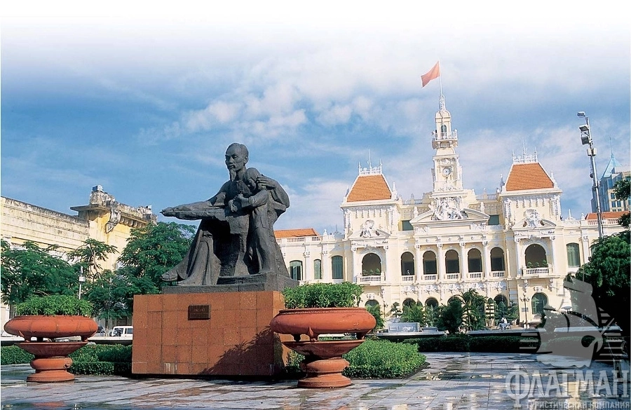 Памятник Хо Ши Мину