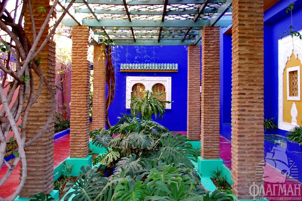 Один из уголков в садах Мажорель