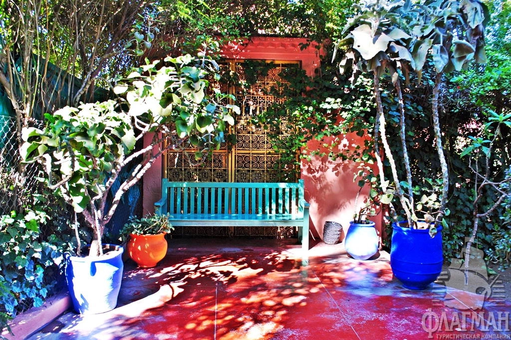 Уютный уголок сада Мажорель