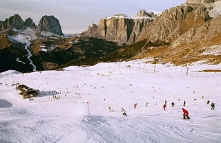 Покатые склоны Доломитов оценят новички.