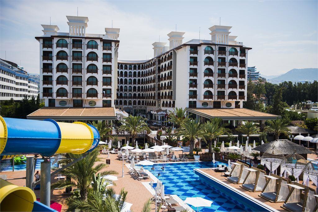 QUATTRO BEACH RESORT & SPA 5*