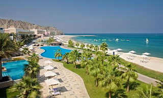 Фуджейра-Radisson Blu 5* - типичный отель на курорте.