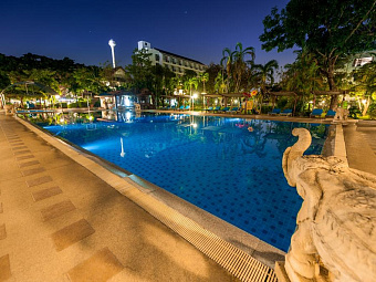 Отель PINNACLE GRAND JOMTIEN PATTAYA 4*