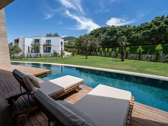 THE NORM COLLECTION DOOR'A 5*