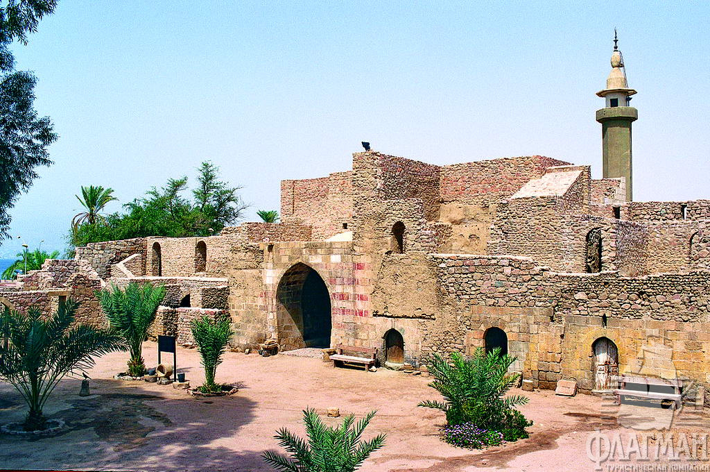 Форт был построен при царствовании Кансуах Аль-Гури. Форт служил караван-сараем для паломников в Мекку, а также военным объектом. Из форта виден общественный пляж