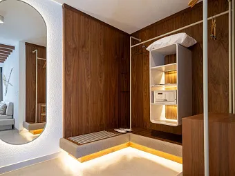 THE NORM COLLECTION DOOR'A 5*