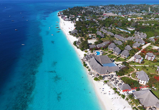 Пляж Nungwi - один из лучших на острове - здесь нет выраженных приливов и отливов характерных для других мест отдыха