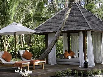 Отель DENIS PRIVATE ISLAND 4*