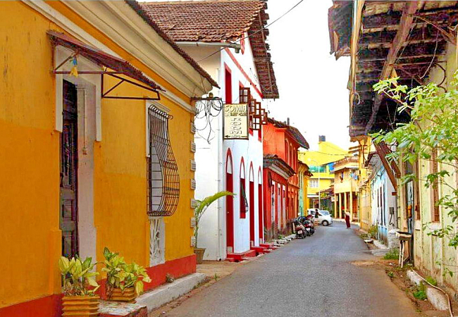 Панаджи - столица провинции Гоа. Португальский квартал.