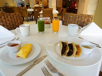 Отель ADHARA HACIENDA CANCUN 3*