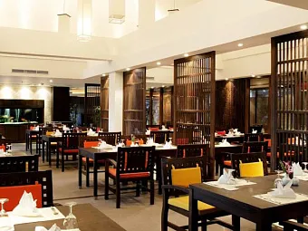 Отель ALPINA PHUKET NALINA RESORT 4+*