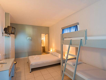 NIFOREIKA BEACH HOTEL & BUNGALOWS 3*