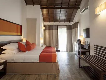 THE CALM RESORT & SPA 4*