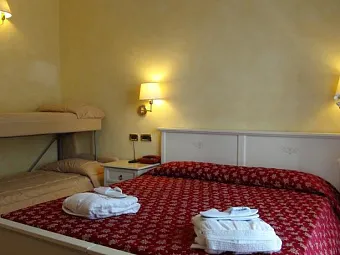Отель IMPERIAL BEACH 4*