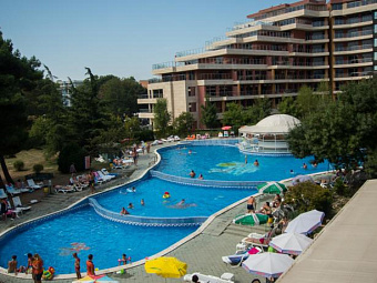 STRANDJA 4*