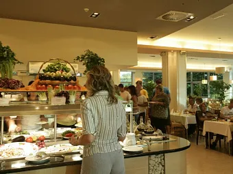 VALAMAR CRYSTAL 4*