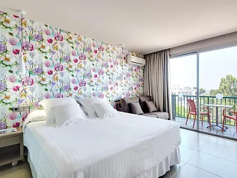 Отель OCCIDENTAL CALA VINAS 4*