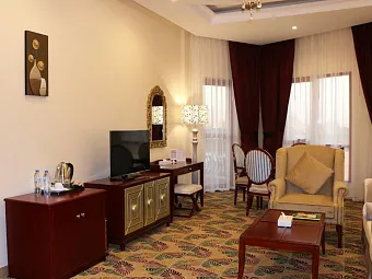 Отель RED CASTLE HOTEL 4*