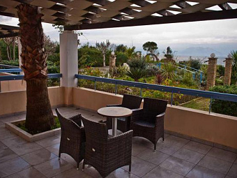 AITHRIO HOTEL 2+*