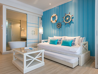 Family Room Pool Acess Aqua Wing