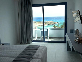 ANONYMOUS BEACH HOTEL 3*