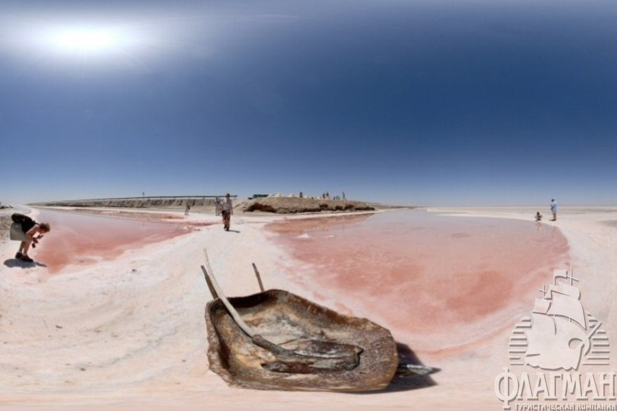 Cверкающее солёное озеро Шотт-эль-Джерида в Тунисе